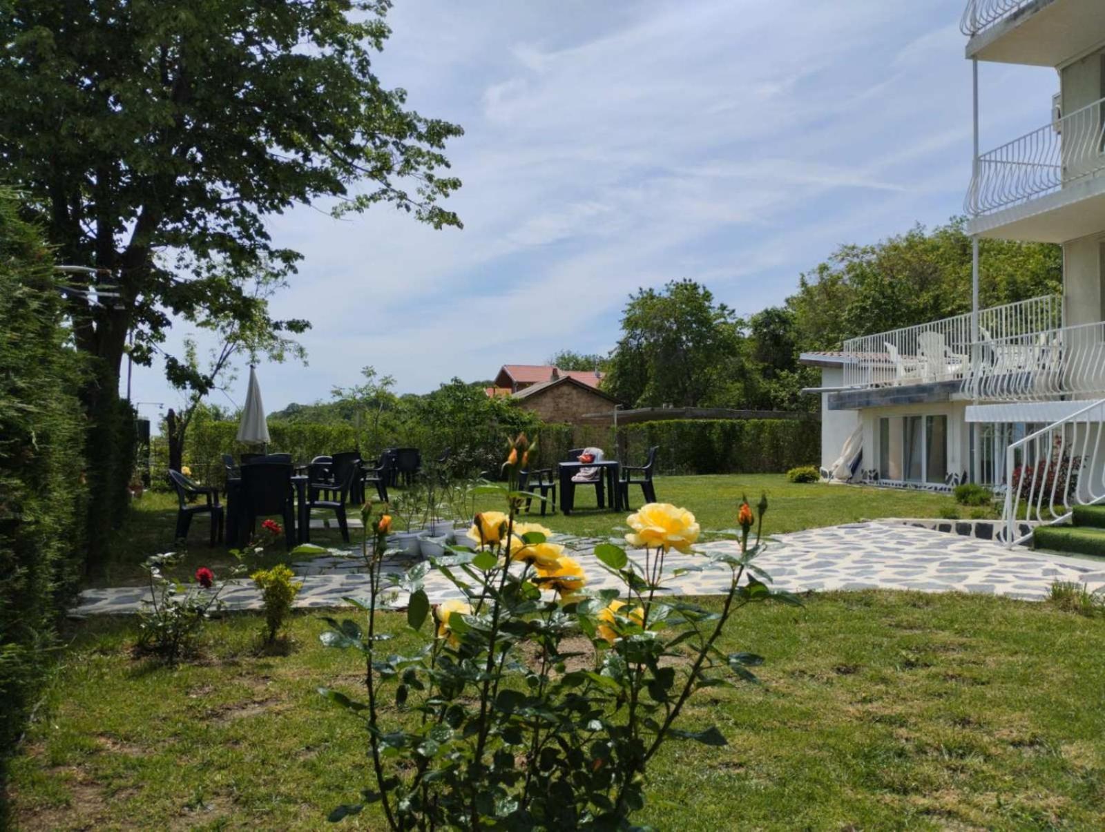 Simada Blue Guesthouse Golden Sands Luaran gambar