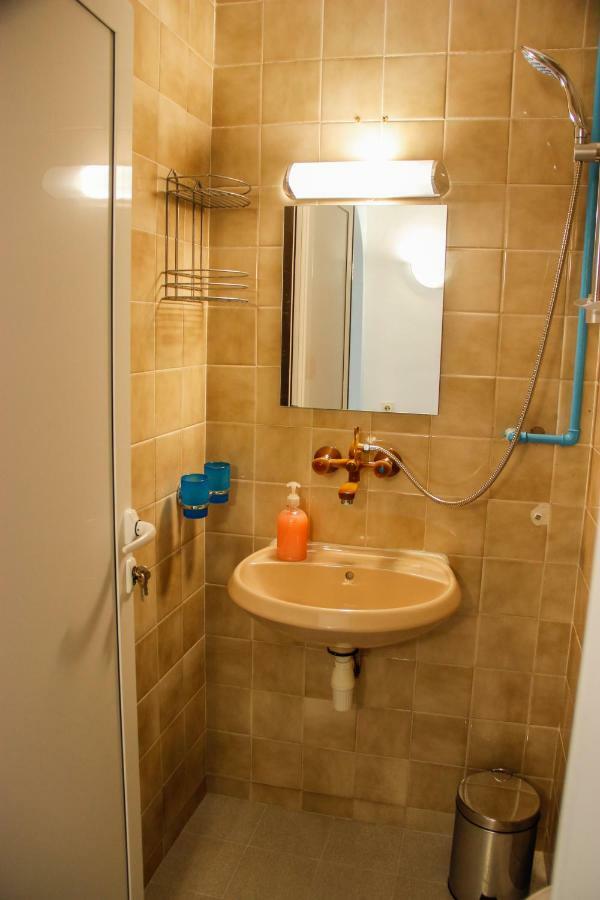 Simada Blue Guesthouse Golden Sands Luaran gambar